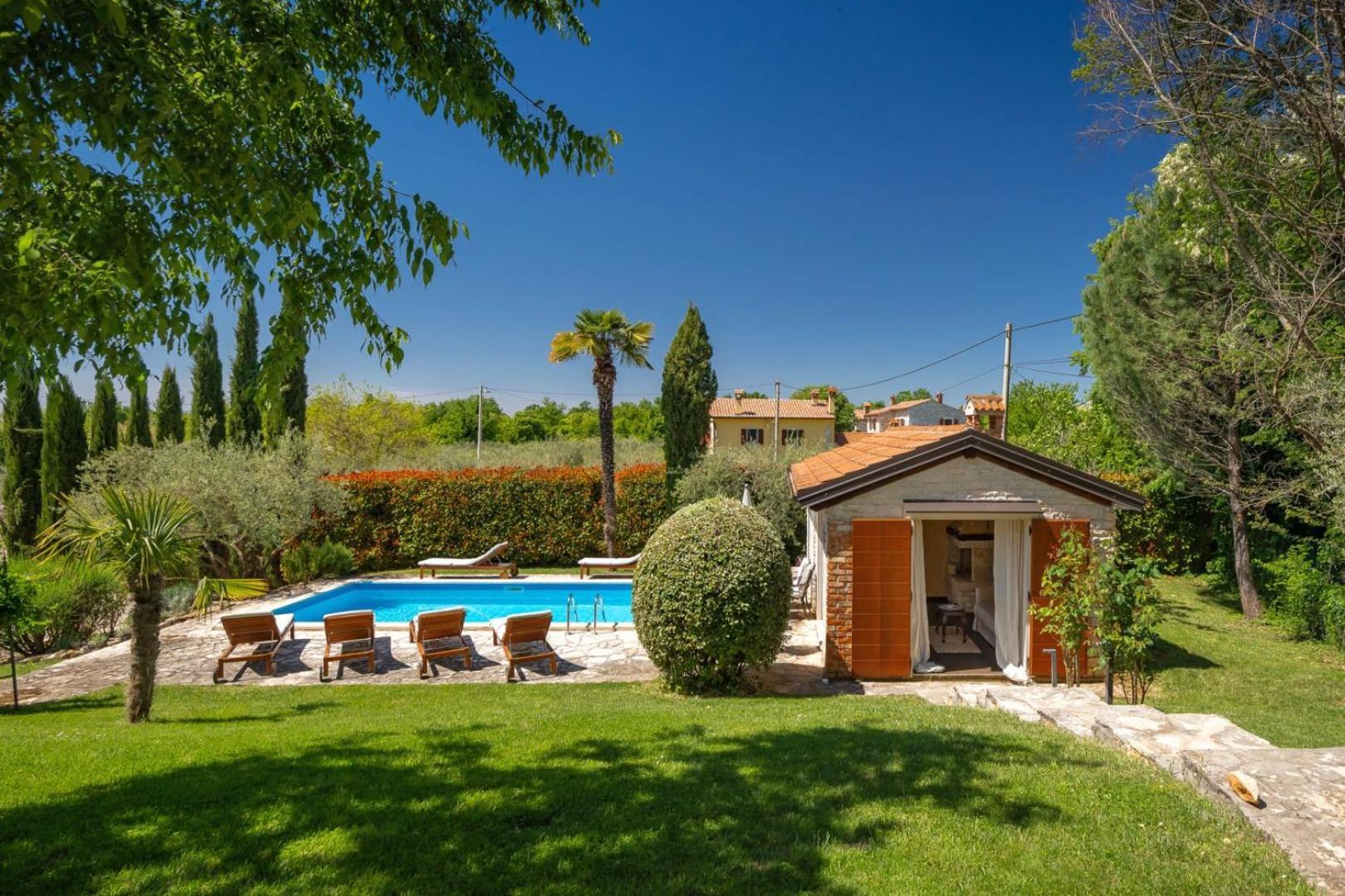 Rustic Villa Cehici With Pool In Sveti Lovrec Jehnici Exterior photo
