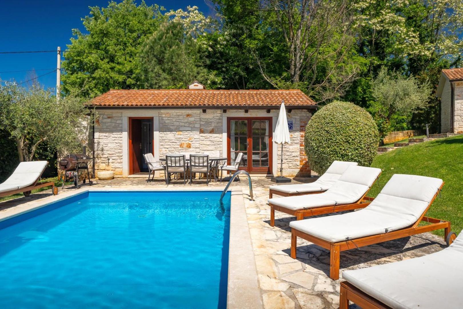 Rustic Villa Cehici With Pool In Sveti Lovrec Jehnici Exterior photo