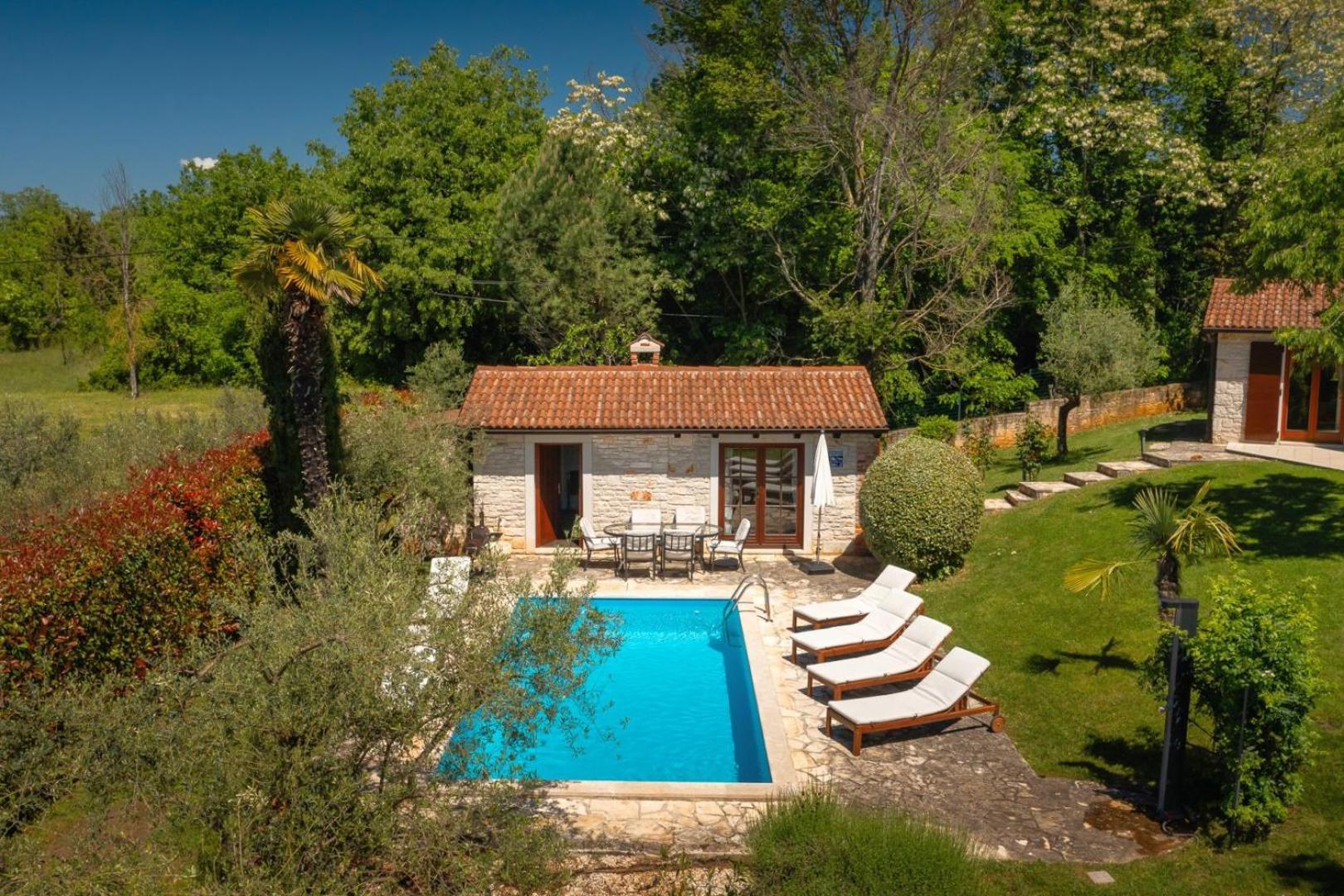 Rustic Villa Cehici With Pool In Sveti Lovrec Jehnici Exterior photo
