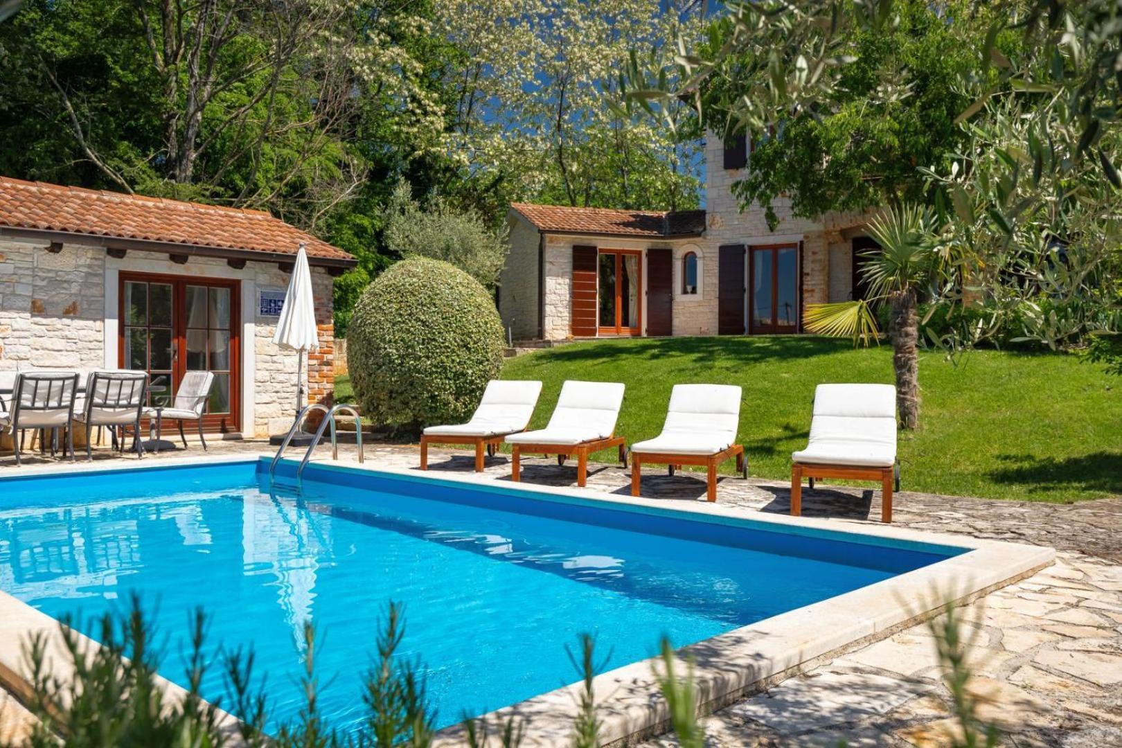Rustic Villa Cehici With Pool In Sveti Lovrec Jehnici Exterior photo